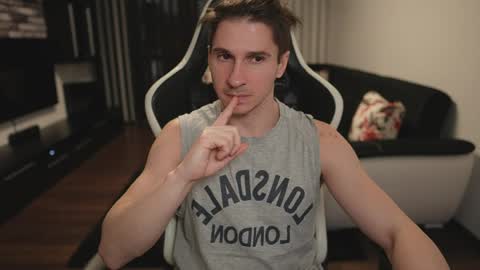 Dorian Reyes online show from April 3, 11:11 pm