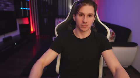 Dorian Reyes online show from February 21, 1:30 am