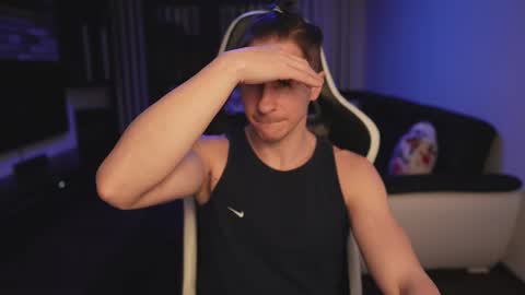 Dorian Reyes online show from March 14, 12:58 am