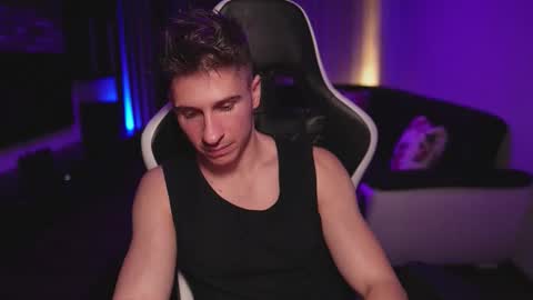 Dorian Reyes online show from October 30, 1:28 am