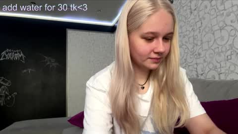 Snapshot of dory_liss chatting on October 9, 5:02 am dory_liss online show from October 9, 5:02 am
