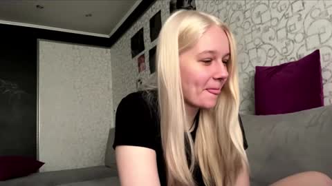 Snapshot of dory_liss chatting on October 10, 6:19 am dory_liss online show from October 10, 6:19 am