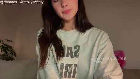 Lana  Eva  dont forget to give us a thumb up online show from June 3, 3:28 pm