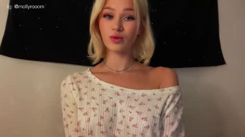 MOLLYYYY dont forget to give me a thumb up online show from May 30, 3:49 am