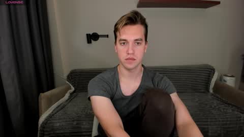 Mervin  online show from October 25, 8:42 pm