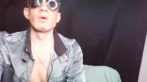 dracoisback online show from October 17, 6:28 am