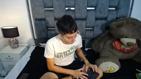 -- nicolle and jhon -- online show from March 1, 2:37 am