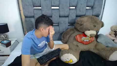 -- nicolle and jhon -- online show from March 2, 2:19 am