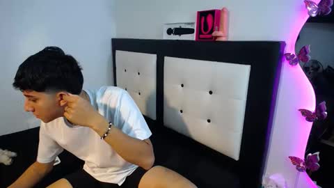 -- nicolle and jhon -- online show from October 12, 11:58 am