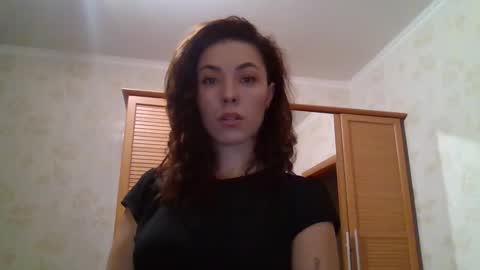 dream_petal_ online show from March 15, 4:54 pm