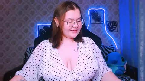 dreamforyoue2 online show from November 8, 8:23 pm