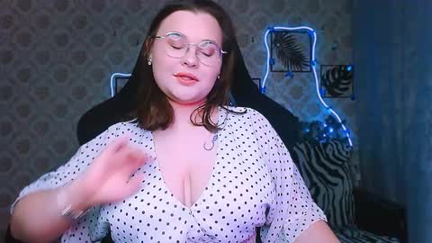 dreamforyoue2 online show from December 21, 7:53 pm