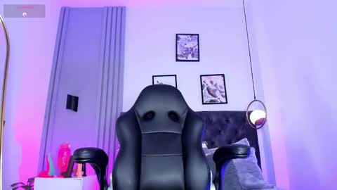 dreamleah_ online show from September 25, 5:14 am