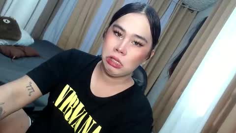 Stacy DONT FORGET TO FOLLOW ME AND THUMBS UP my wife samgrg2 online show from October 5, 8:01 am