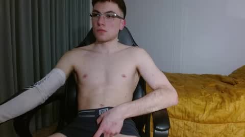 DreamBoy online show from April 12, 11:53 pm