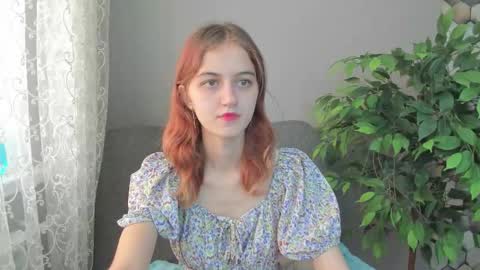 dreamy_pollyyy online show from September 18, 3:32 am