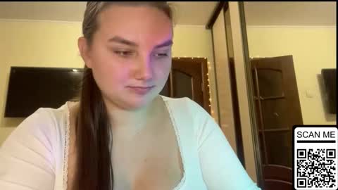 Mila online show from November 17, 6:54 pm