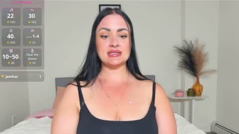 dreamyhousewife1 online show from July 28, 1:14 am