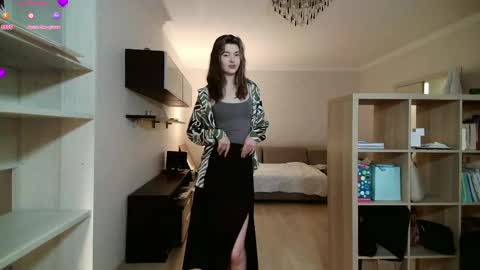 Dia online show from April 8, 1:36 pm