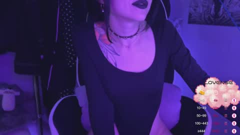 Tara  Sonny online show from January 18, 6:50 pm