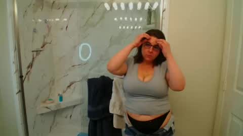 Drippy kitty  online show from April 23, 9:27 pm