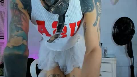 drippyorlove online show from March 29, 1:24 pm