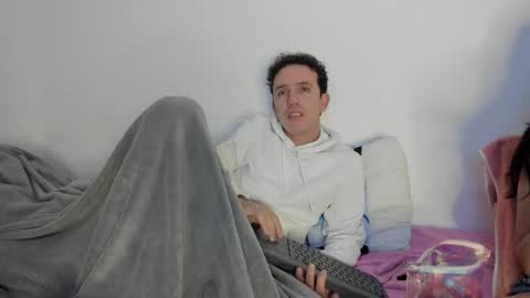 CamiSanti online show from October 18, 3:00 am