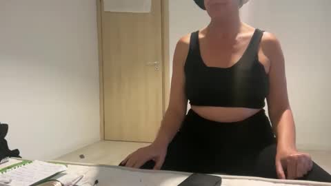 Snapshot of drresa chatting on October 21, 3:38 pm Dr. Resa online show from October 21, 3:38 pm