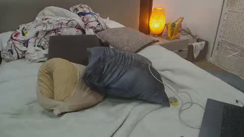 Dude online show from November 9, 10:52 am