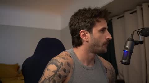 Snapshot of dukethedude chatting on September 28, 3:26 am Duke online show from September 28, 3:26 am