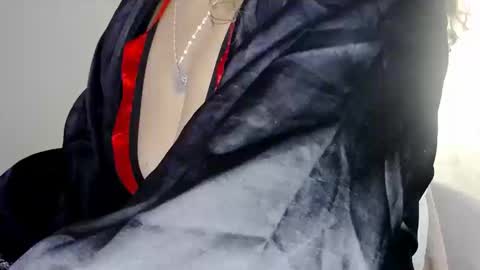 dulce__lovee online show from September 11, 1:45 pm