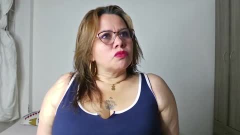 Snapshot of dulce_anahi_ chatting on October 22, 1:09 am Im Dulce online show from October 22, 1:09 am
