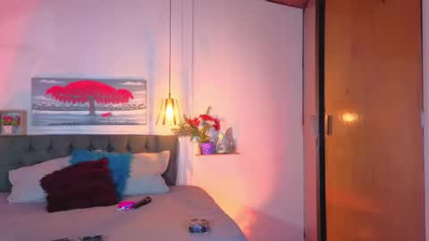 DULCE online show from April 19, 7:27 pm