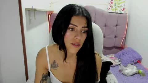 dulce_guzman69 online show from December 19, 3:35 am