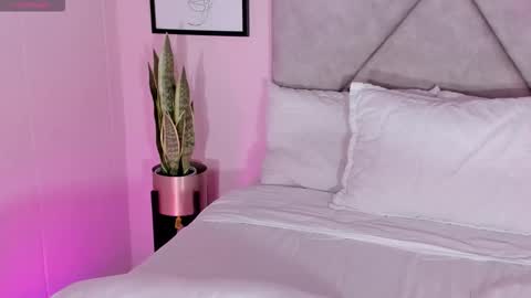 Dulcee Garcia online show from December 4, 4:56 am