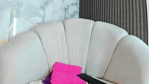 Dulce online show from April 14, 5:00 am