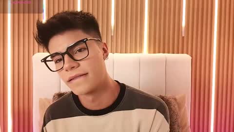 Dulcey online show from May 15, 5:16 am