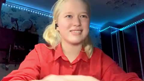 dulciemclaws online show from November 17, 3:36 pm