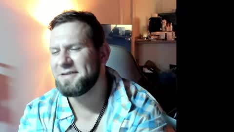 Snapshot of dumb_gringo chatting on October 31, 12:22 am dumb_gringo online show from October 31, 12:22 am