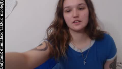Snapshot of dumlala chatting on February 23, 11:04 pm the only advantage you have over me is that u can kiss my ass and i cant online show from February 23, 11:04 pm