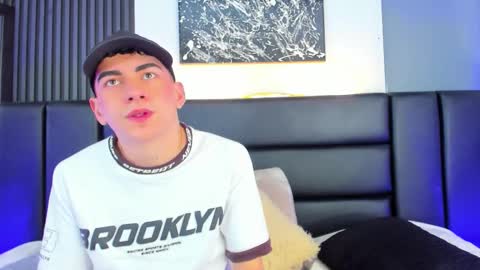 Thomas and Noah online show from November 15, 1:02 pm