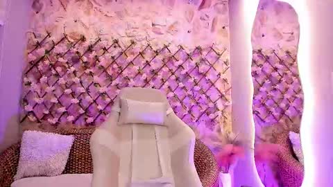 duskybeautyy online show from February 18, 2:17 pm