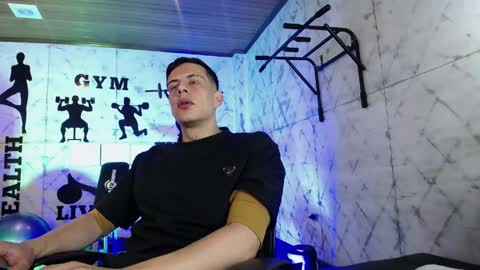 Dustin Sonne online show from April 17, 3:42 am