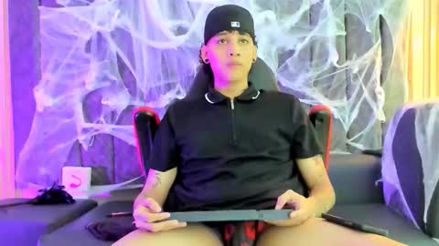Snapshot of dustinandjordan chatting on October 10, 9:37 am dustinandjordan online show from October 10, 9:37 am