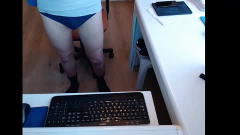 dutchpornking2 online show from March 22, 8:29 am