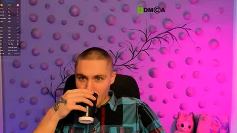 dylan_bold online show from December 22, 8:21 am