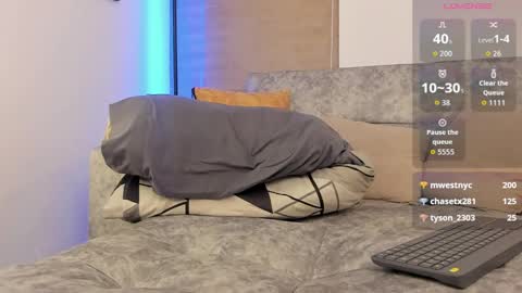 Bryan model independient online show from September 11, 2:13 am