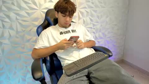 Dylan online show from December 5, 6:06 pm