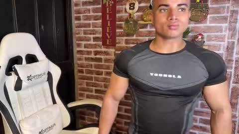 Dylangusss online show from March 5, 8:56 am