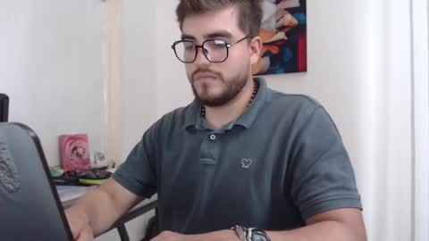 dylanhot10 online show from December 12, 9:04 pm